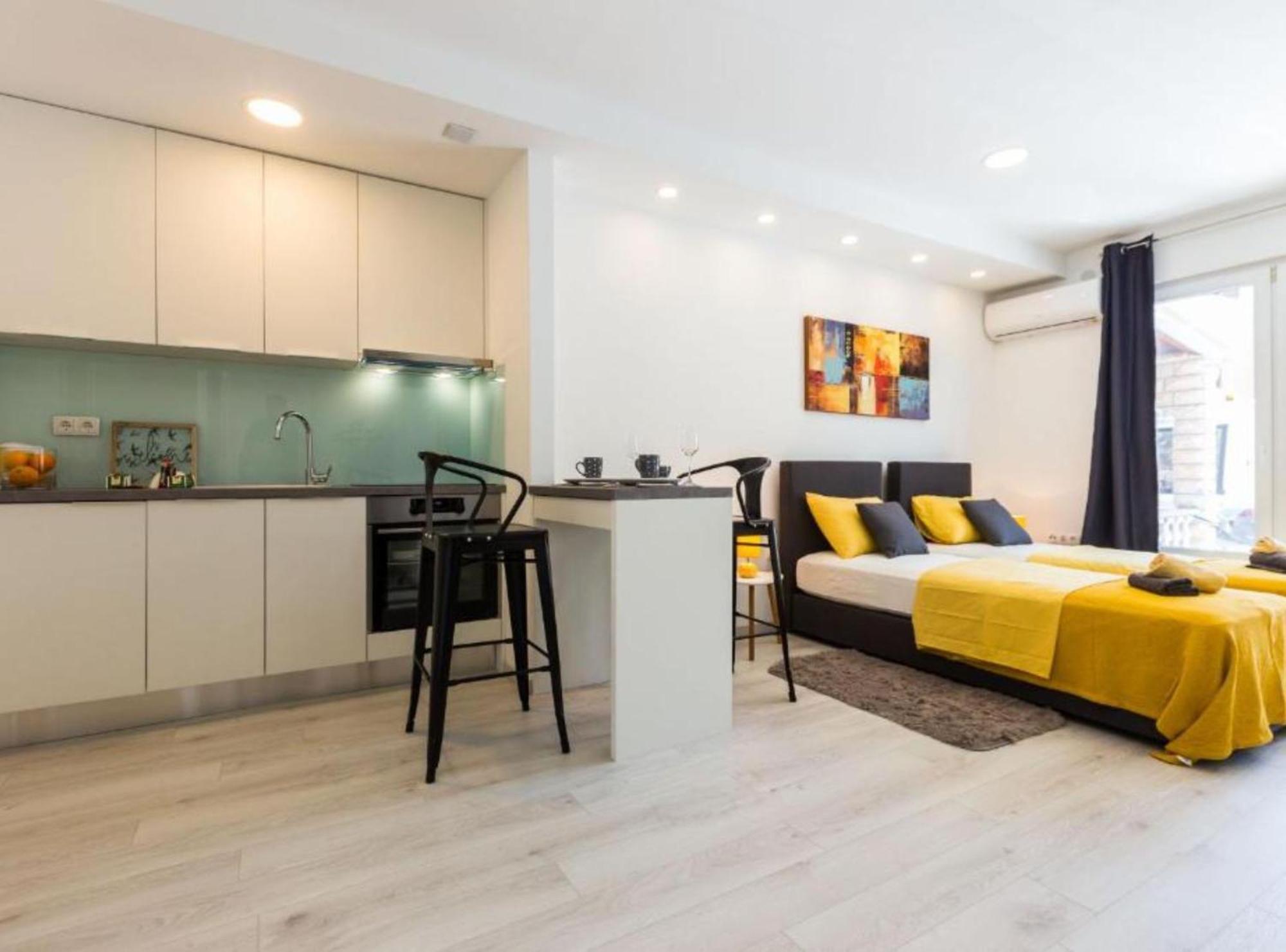 Apartman Spacious Two Sis In With Terrace *