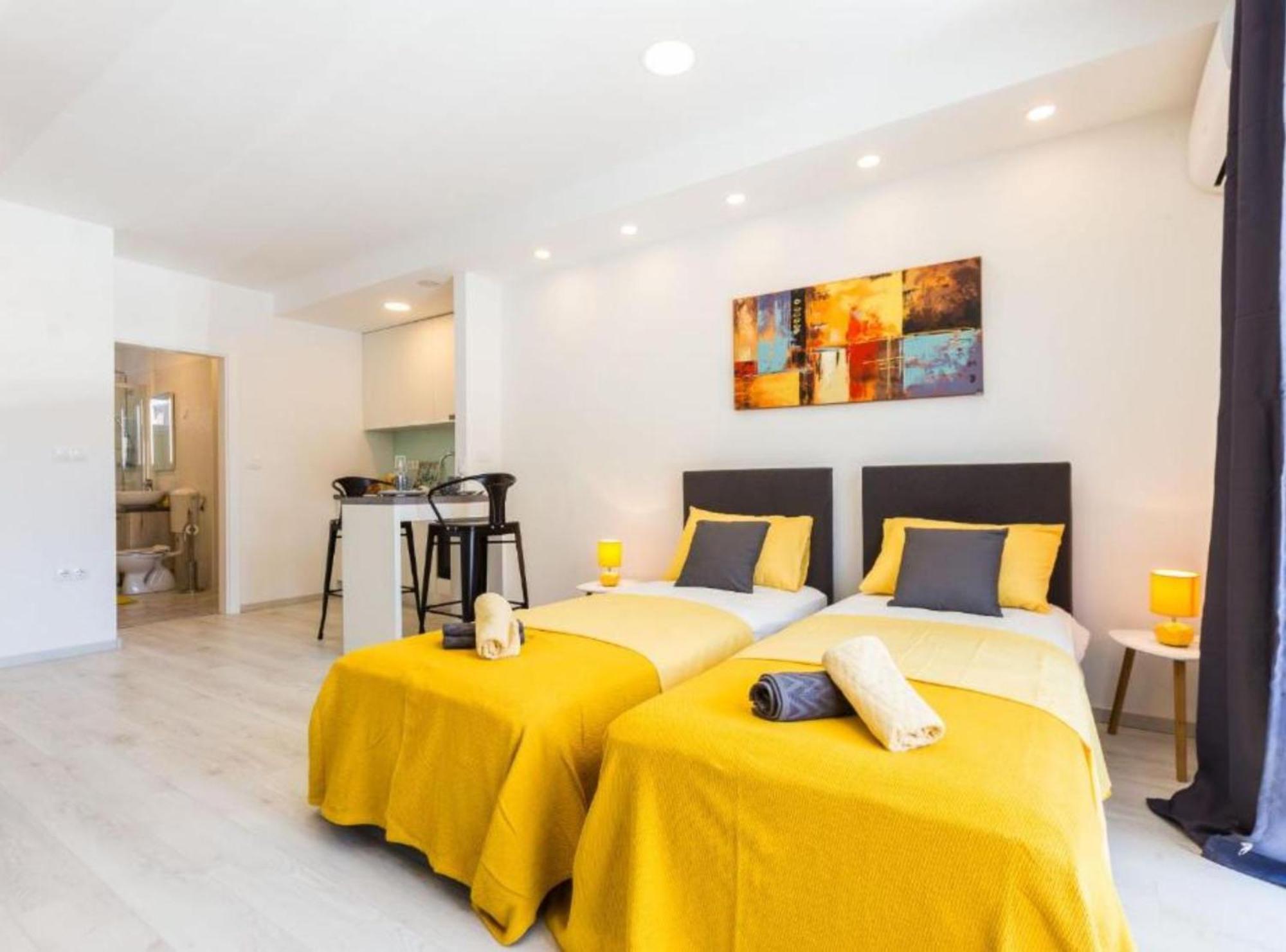 Spacious Two Sis In With Terrace Apartman *