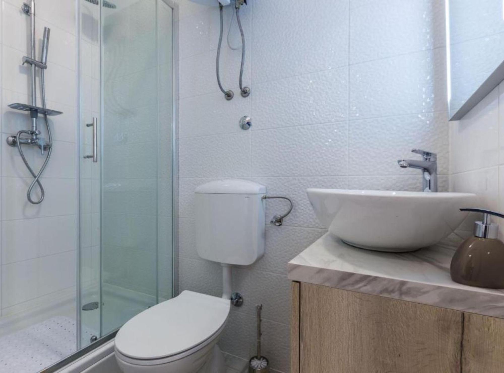 Spacious Two Sis In With Terrace