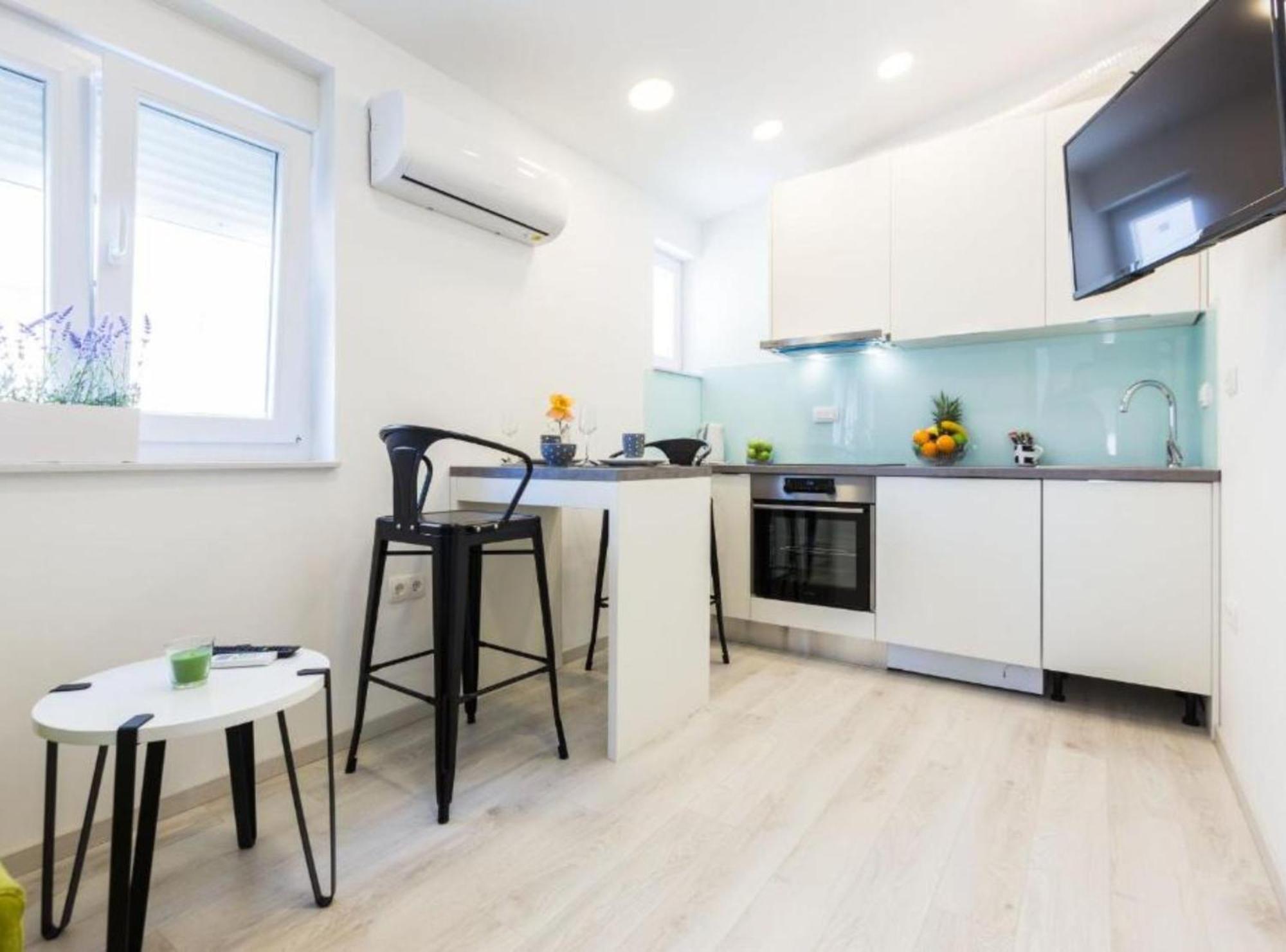 Spacious Two Sis In With Terrace *