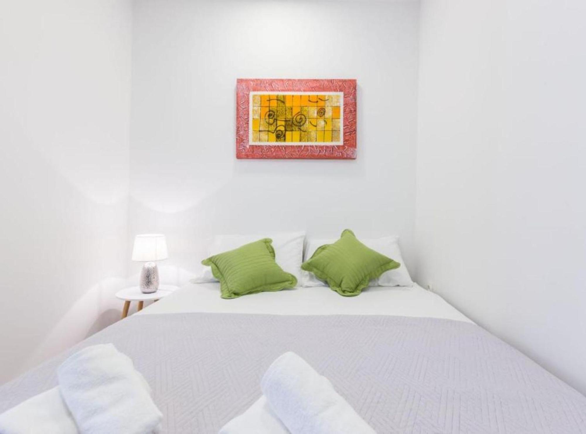 Apartman Spacious Two Sis In With Terrace
